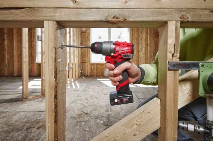 Дрель-шуруповерт аккумуляторная бесщёточная ударная MILWAUKEE M12 FPD2-202X (37Нм) (ЗУ+2Х2Ач+HDкейс)