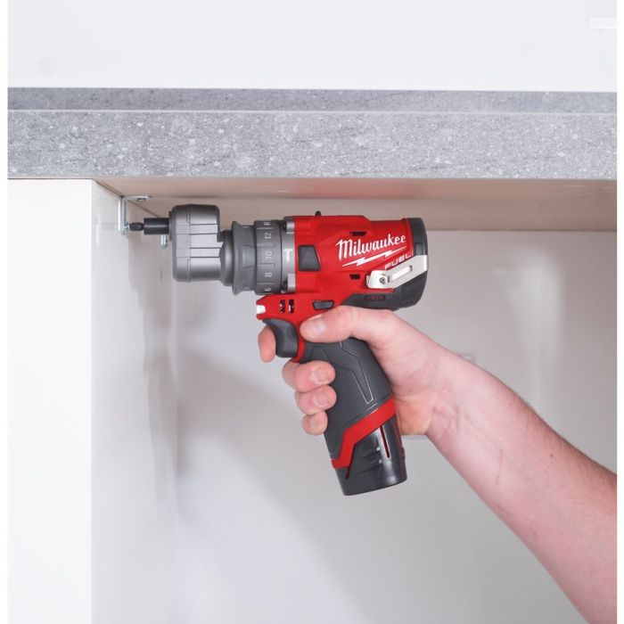 Дрель-шуруповёрт аккумуляторная бесщёточная ударная MILWAUKEE M12 FPDX-202X (37Нм) (ЗУ+2акХ2Ач+кейс)