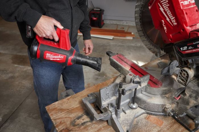Воздуходувка аккумуляторная бесщёточная MILWAUKEE M12 BBL-0 (каркас)