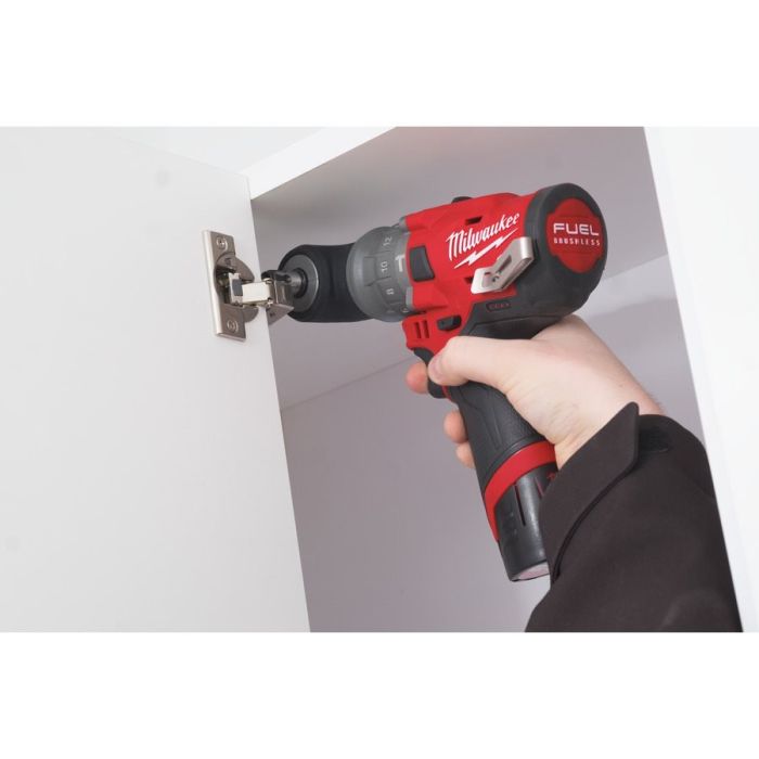 Дрель-шуруповёрт аккумуляторная бесщёточная ударная MILWAUKEE M12 FPDXKIT-202X(37Нм)(2нас+2Х2Ач+кейс
