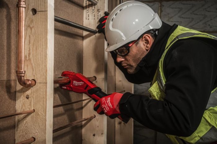 Труборез аккумуляторный по нержавеющей стали MILWAUKEE M12 PCSS-0 (каркас)
