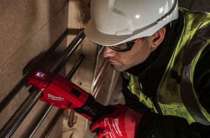 Труборез аккумуляторный по нержавеющей стали MILWAUKEE M12 PCSS-0 (каркас)