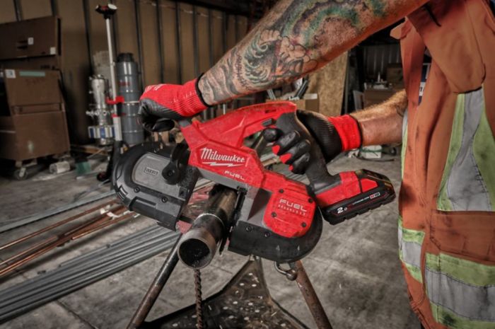 Пила ленточная аккумуляторная бесщёточная MILWAUKEE M18 FBS85-0C (каркас+кейс)