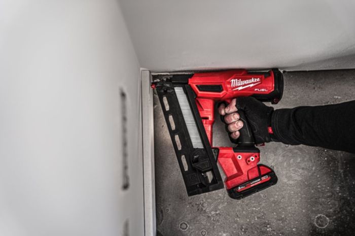 Пистолет гвоздезабивной аккумуляторный бесщёточный MILWAUKEE M18 FN16GA-0X (32-64мм)(каркас, HDкейс)