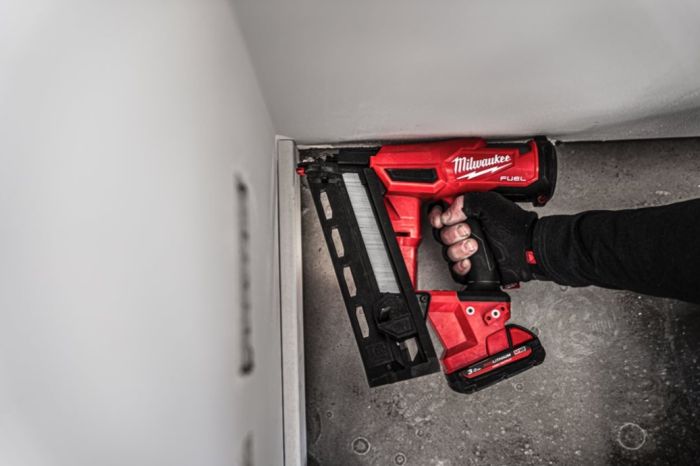 Пистолет гвоздезабивной аккумуляторный бесщёточный MILWAUKEE M18 FN16GA-202X (32-64мм)(ЗУ+2Х2Ач)