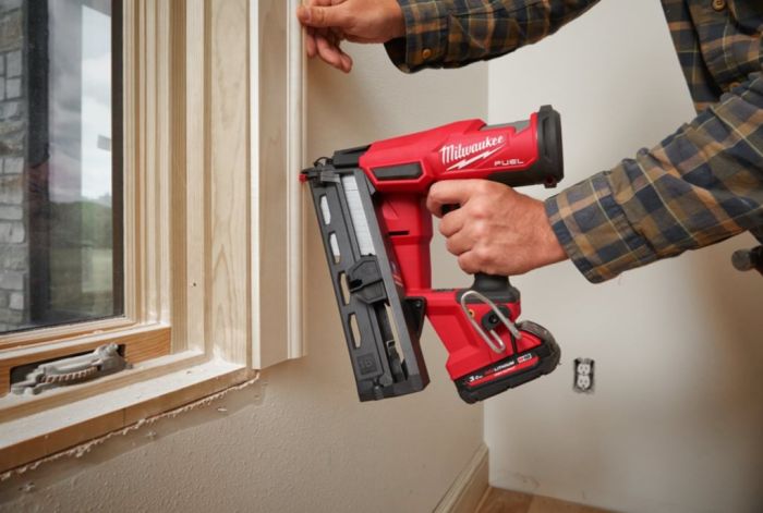 Пистолет гвоздезабивной аккумуляторный бесщёточный MILWAUKEE M18 FN16GA-202X (32-64мм)(ЗУ+2Х2Ач)