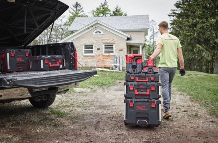 Зарядное устройство MILWAUKEE M18 PC6 (на 6 акк.) PACKOUT, (замена на 4932498551)