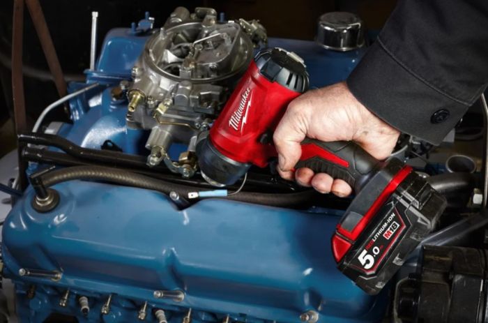 Пистолет горячего воздуха - фен аккумуляторный MILWAUKEE M18 BHG-0 (каркас)