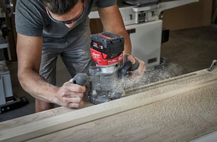 Фрезер аккумуляторный кромочный MILWAUKEE M18 FTR8-0X (каркас+HDкейс)