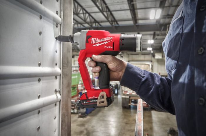 Заклепочник акумуляторний бесщеточный MILWAUKEE M18 ONEFPRT-0X (Ø4,8-7,0мм)(каркас+HDкейс)