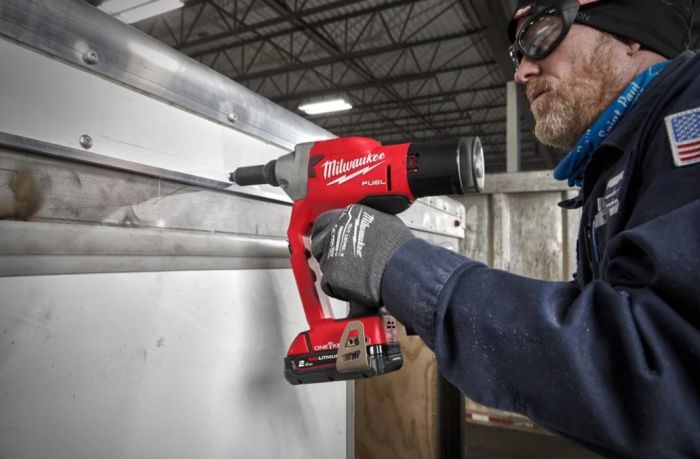 Заклепочник акумуляторний бесщеточный MILWAUKEE M18 ONEFPRT-0X (Ø4,8-7,0мм)(каркас+HDкейс)