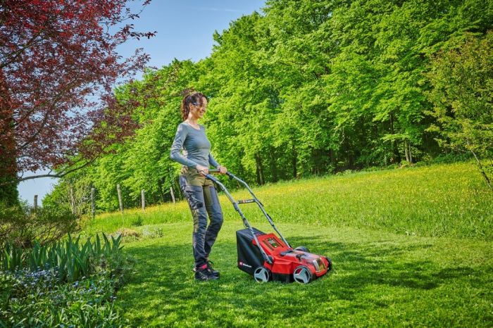 Скарифікатор акумуляторний Einhell GE-SA 36/35 Li - Solo (3420685) 36 В, безщітковий двигун, 16 ножів, 2 вали, травозбірник 28 л