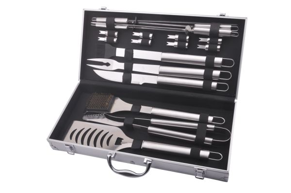 Набір приладдя для гриля у валізі (18 предметів)