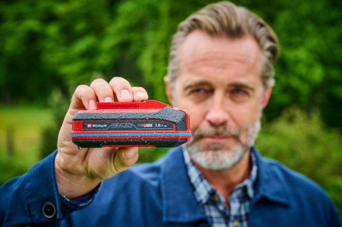 Акумулятор 3.0 Аг, герметичний, захист від води і пилу, макс. 900 Вт, тонкий корпус