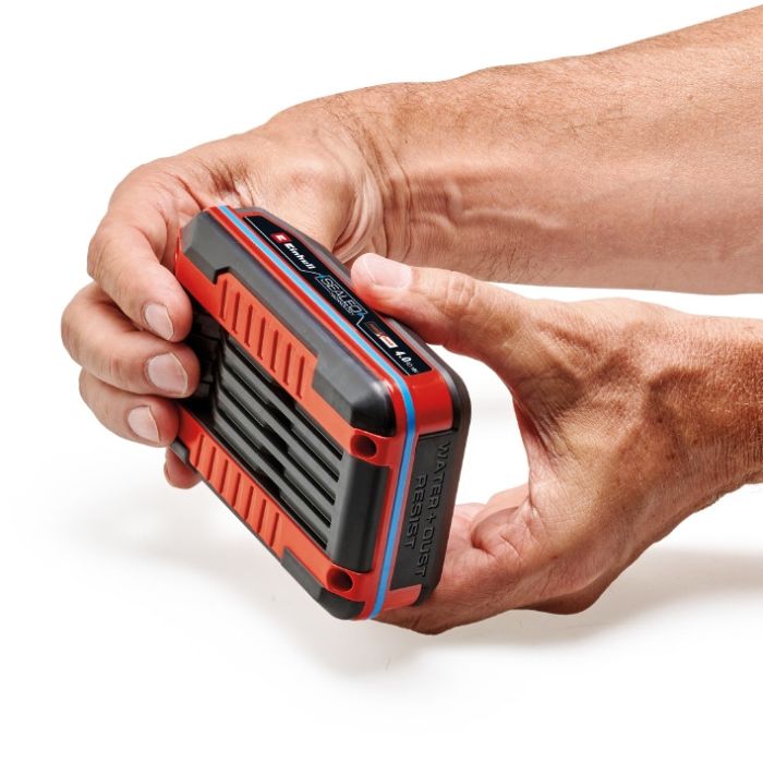 Акумулятор 4.0 Аг, герметичний, захист від води і пилу, макс. 900 Вт, тонкий корпус