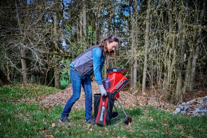 Подрібнювач садовий акумуляторний X-Change (без акум.), 36В, діам. гілок до 25 мм, ножі, шум 100 дБ, бак 55 літрів, 3000 об/хв, рекомендовано акумулятори 5.2 Аг і більше
