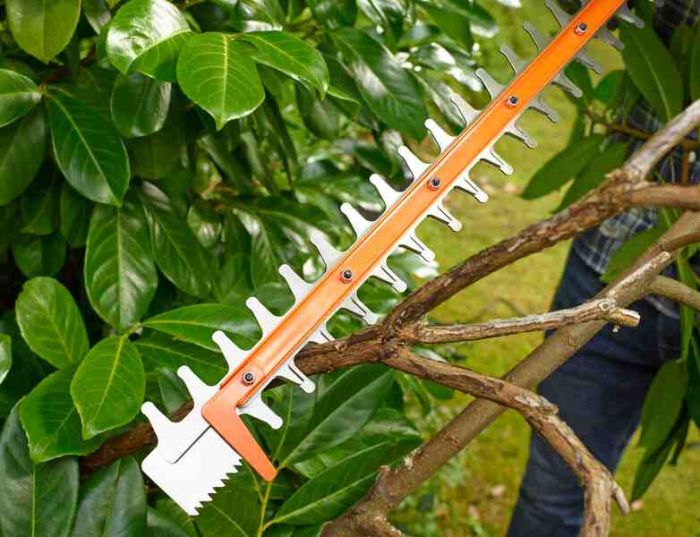 Кущоріз електричний BLACK+DECKER BEHTS401