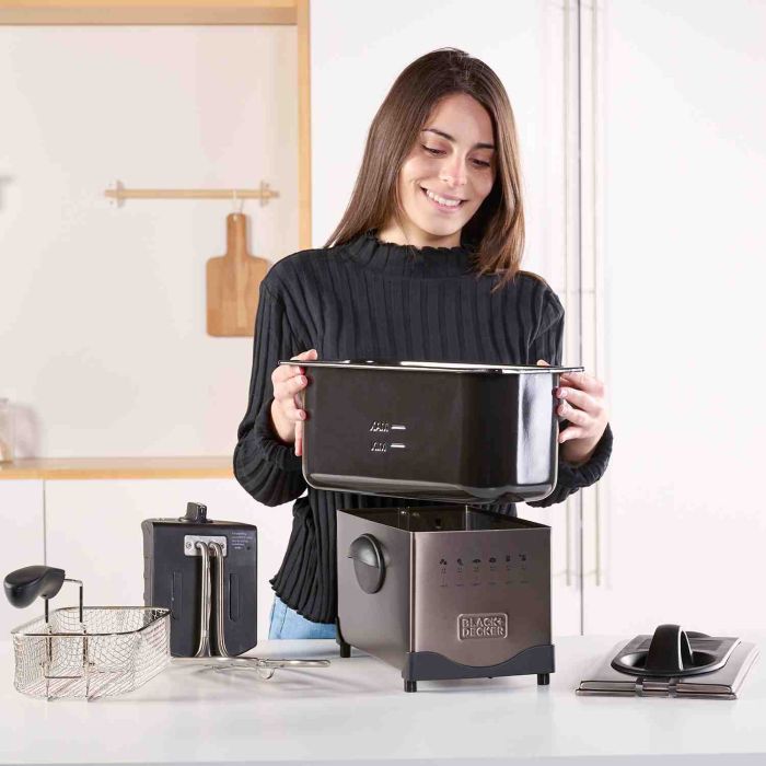 Фритюрниця BLACK+DECKER BXDF2100E