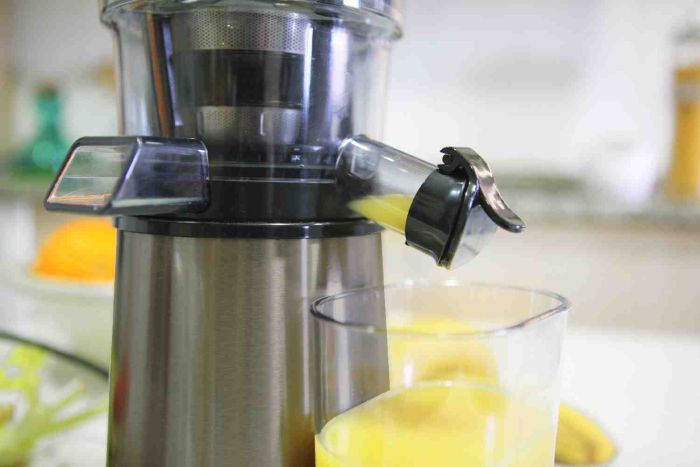 Соковитискач BLACK+DECKER BXJE200E Соковитискач BLACK+DECKER BXJE200E