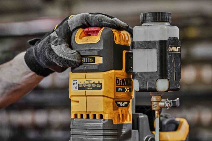 Верстат свердлильний акумуляторний безщітковий магнітний DeWALT DCD1623N