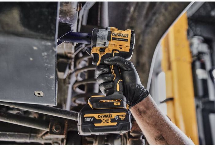 Гайкокрут ударний акумуляторний безщітковий DeWALT DCF921NT