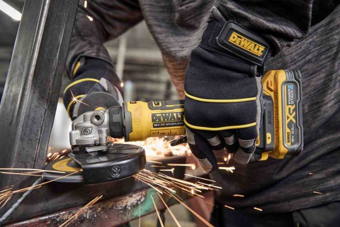 Шліфмашина кутова - болгарка акумуляторна безщіткова DeWALT DCG404NT