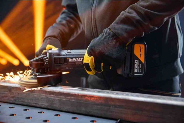 Шліфмашина кутова - болгарка акумуляторна безщіткова McLaren F1 TEAM SPECIAL EDITION DeWALT DCG45MP2T