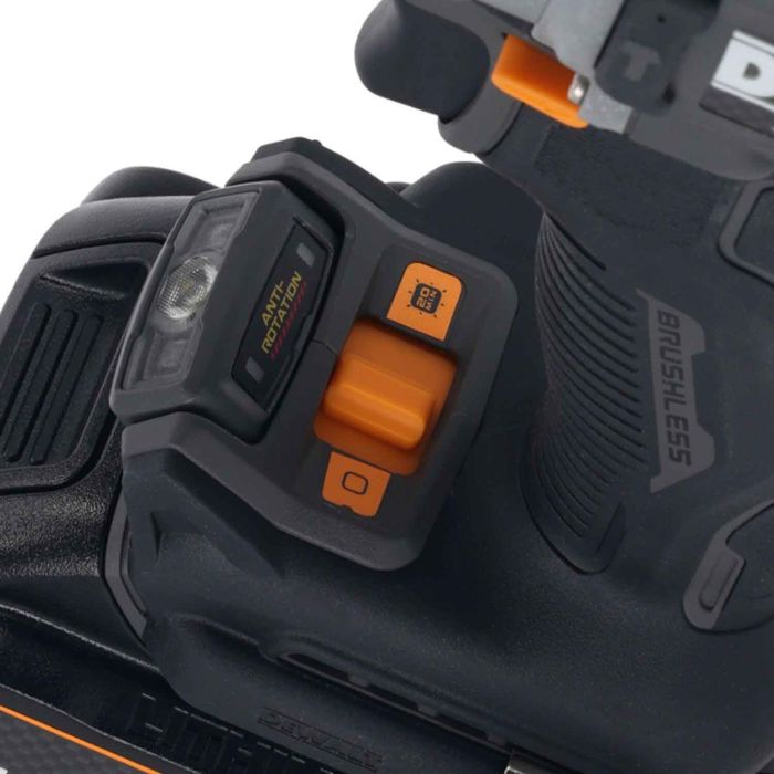 Набір з двох інструментів акумуляторних безщіткових McLaren F1 TEAM LIMITED EDITION DeWALT DCK200MM2T