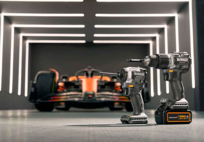 Набір з двох інструментів акумуляторних безщіткових McLaren F1 TEAM LIMITED EDITION DeWALT DCK200MM2T