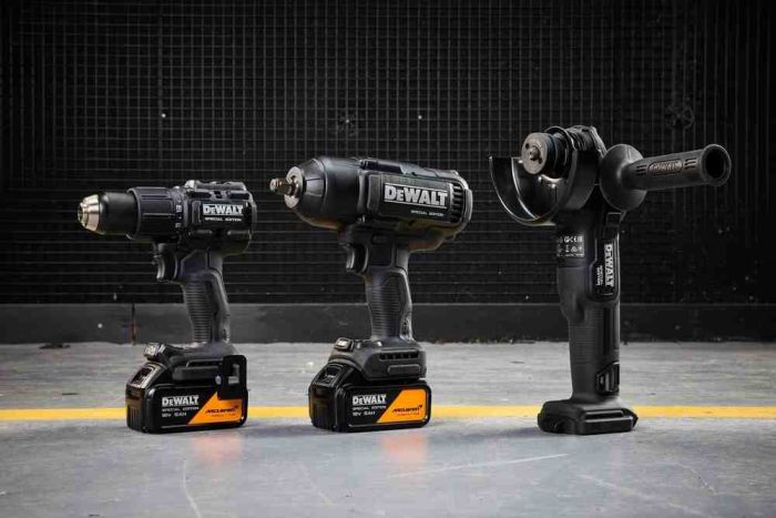 Набір з трьох інструментів акумуляторних безщіткових McLaren F1 TEAM SPECIAL EDITION DeWALT DCK3222MP2T