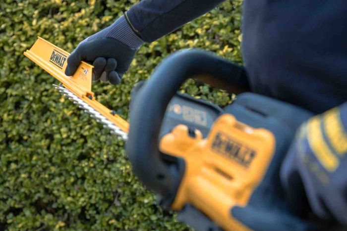 Кущоріз акумуляторний DeWALT DCMHT564N