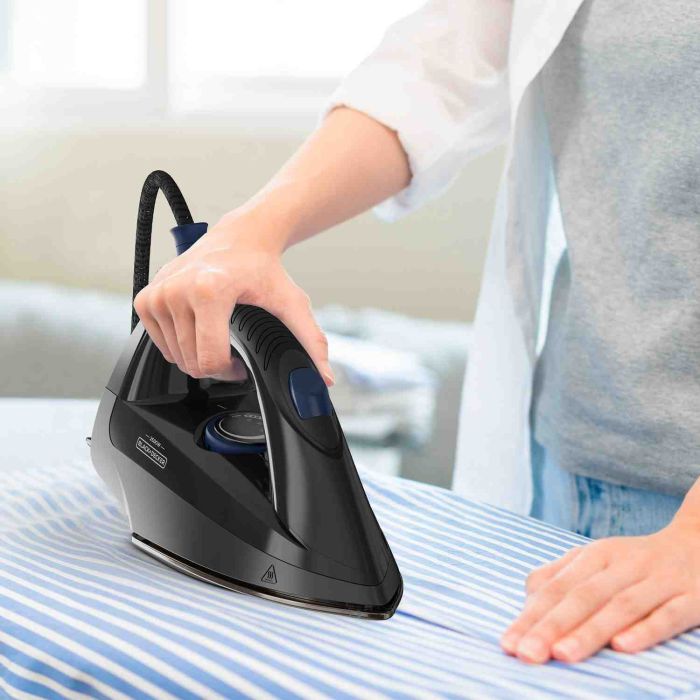 Праска BLACK+DECKER BXSS2600E
