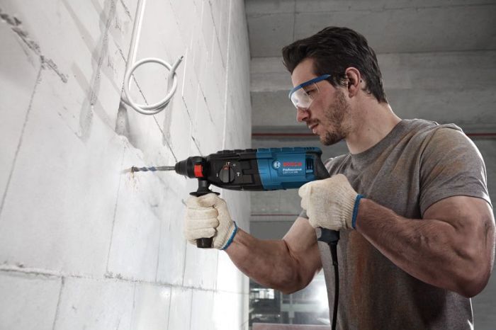Перфоратор Bosch GBH 240 Professional (0611272100)