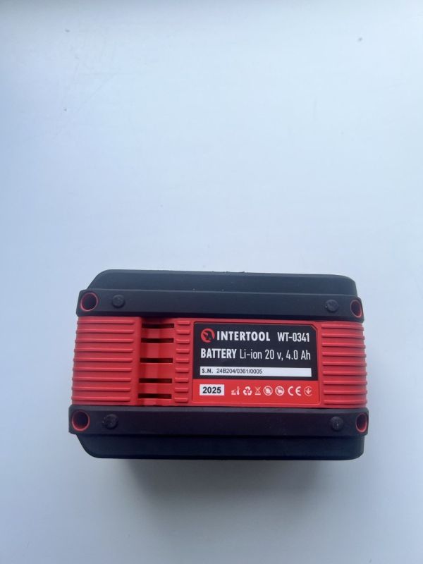 Аккумулятор 20 В, Li-ion, 4.0 Ач, индикатор уровня заряда INTERTOOL WT-0341