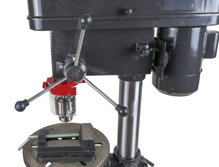 Свердлильний верстат VORSKLA ПМЗ 1800/20-16 (1800 Вт, 12 швидкостей, патрон 16/20 мм, лещата)