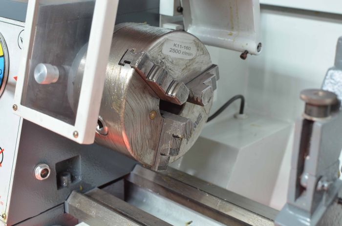 Верстат токарно-гвинторізний FDB Maschinen Turner 280x750G